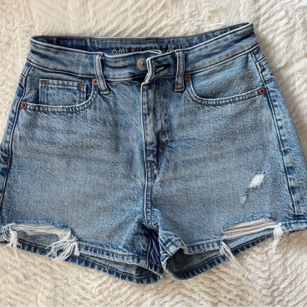 American Eagle High-Rise Distressed Denim Shorts Light Wash Size 00